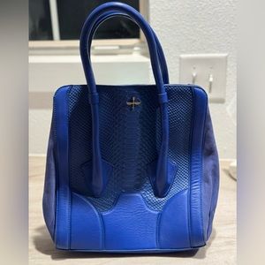 Pour La Victoire Tote